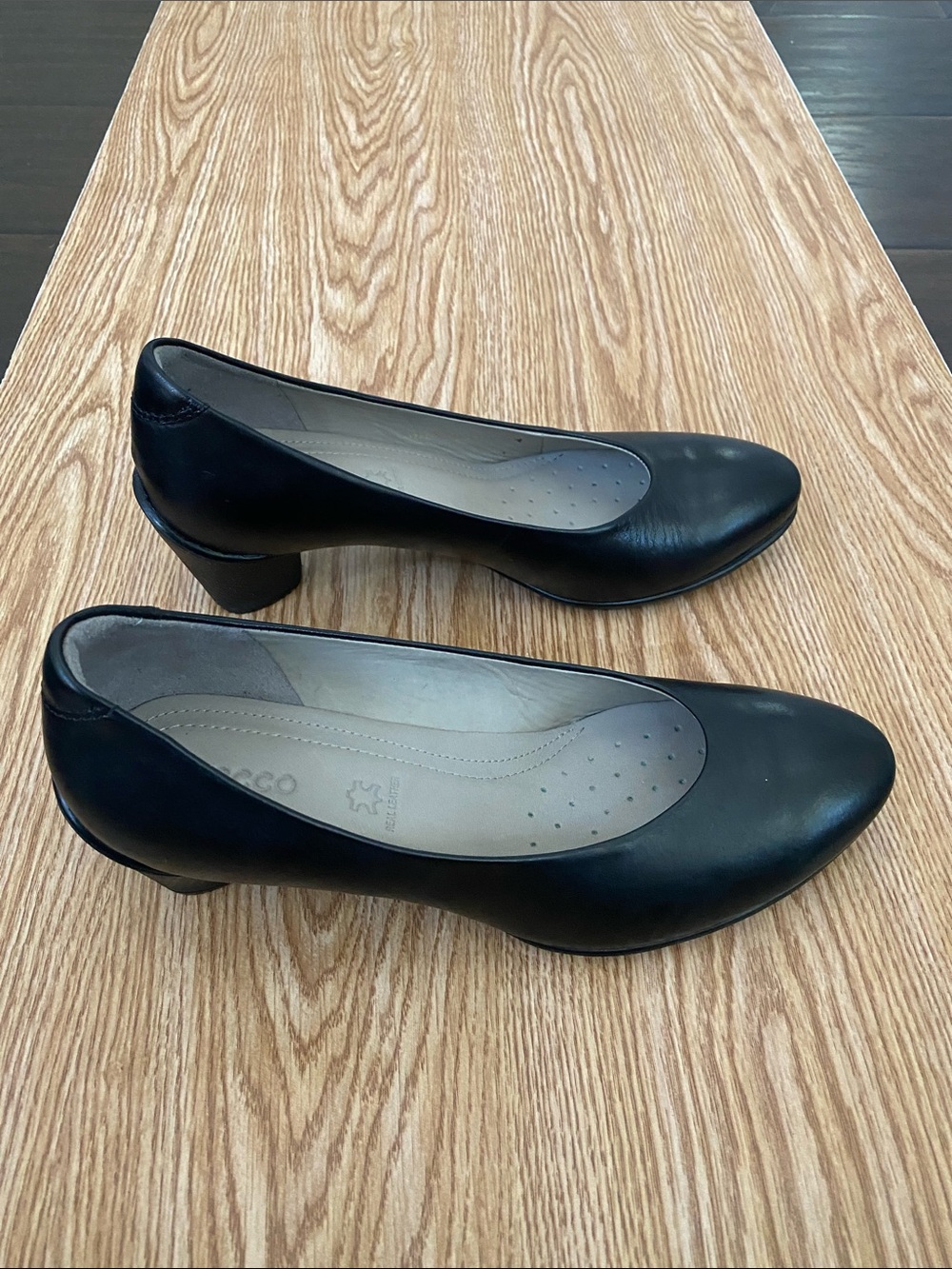 Ecco leather upper heeled shoes women’s size 37 or USA size 6